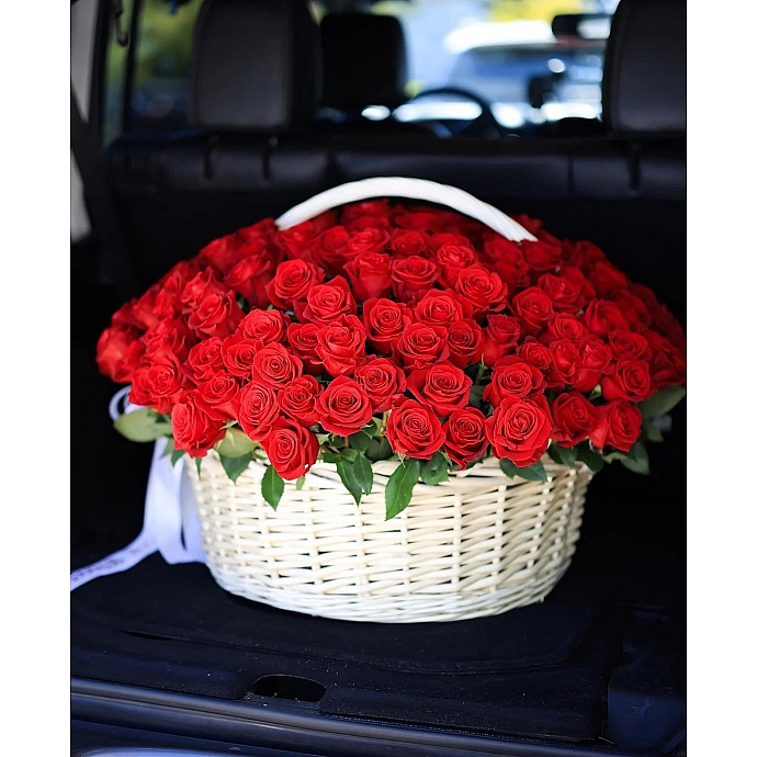Royal Basket 100 Roses