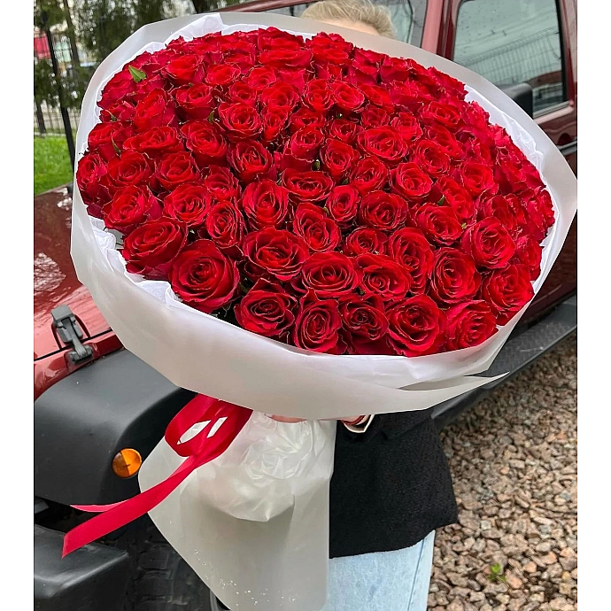 Scarlet Kiss Roses Bouquet